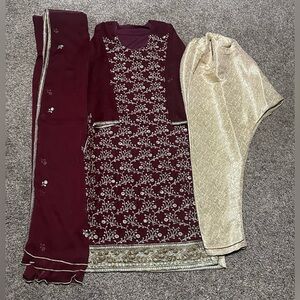 Pakistani Shalwar & Kameez